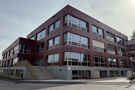 BRG Wr. Neustadt, Gröhrmühlgasse 27 Erweiterung